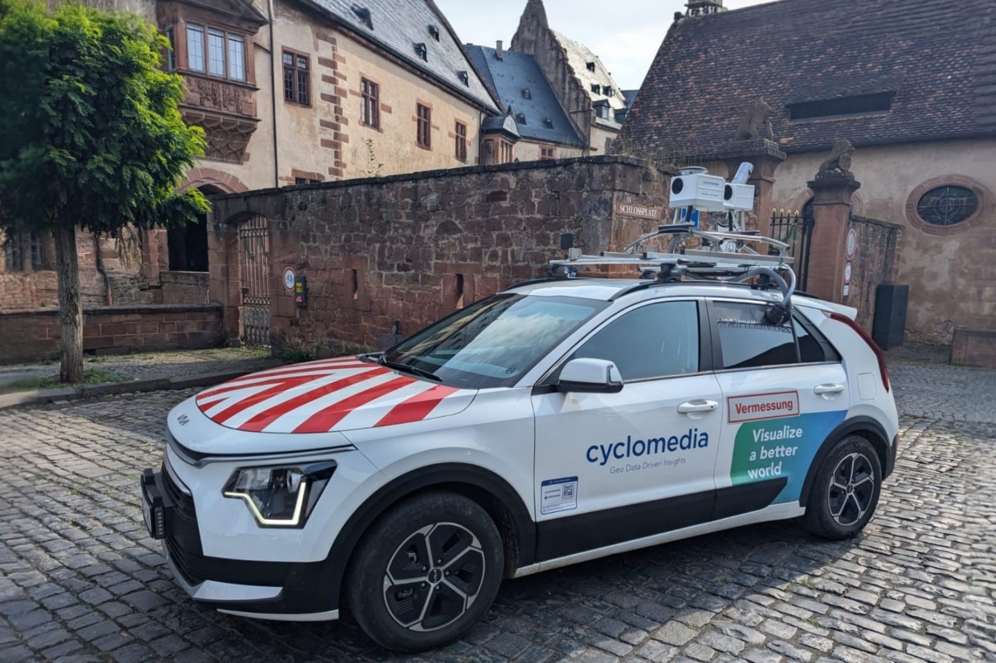  Mit einem solchen Aufzeichnungsfahrzeug wird Cyclomedia im Paderborner Stadtgebiet unterwegs sein. © Cyclomedia