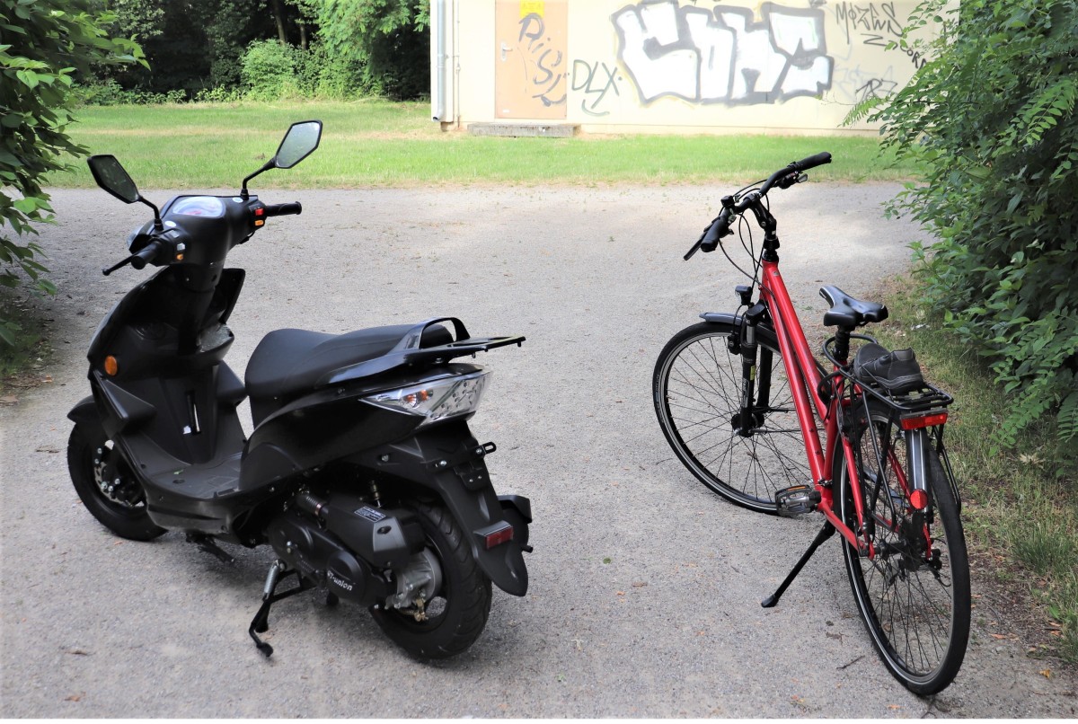 POL-PB: Wem gehören der Motorroller und das Fahrrad? Delbrück (ots)