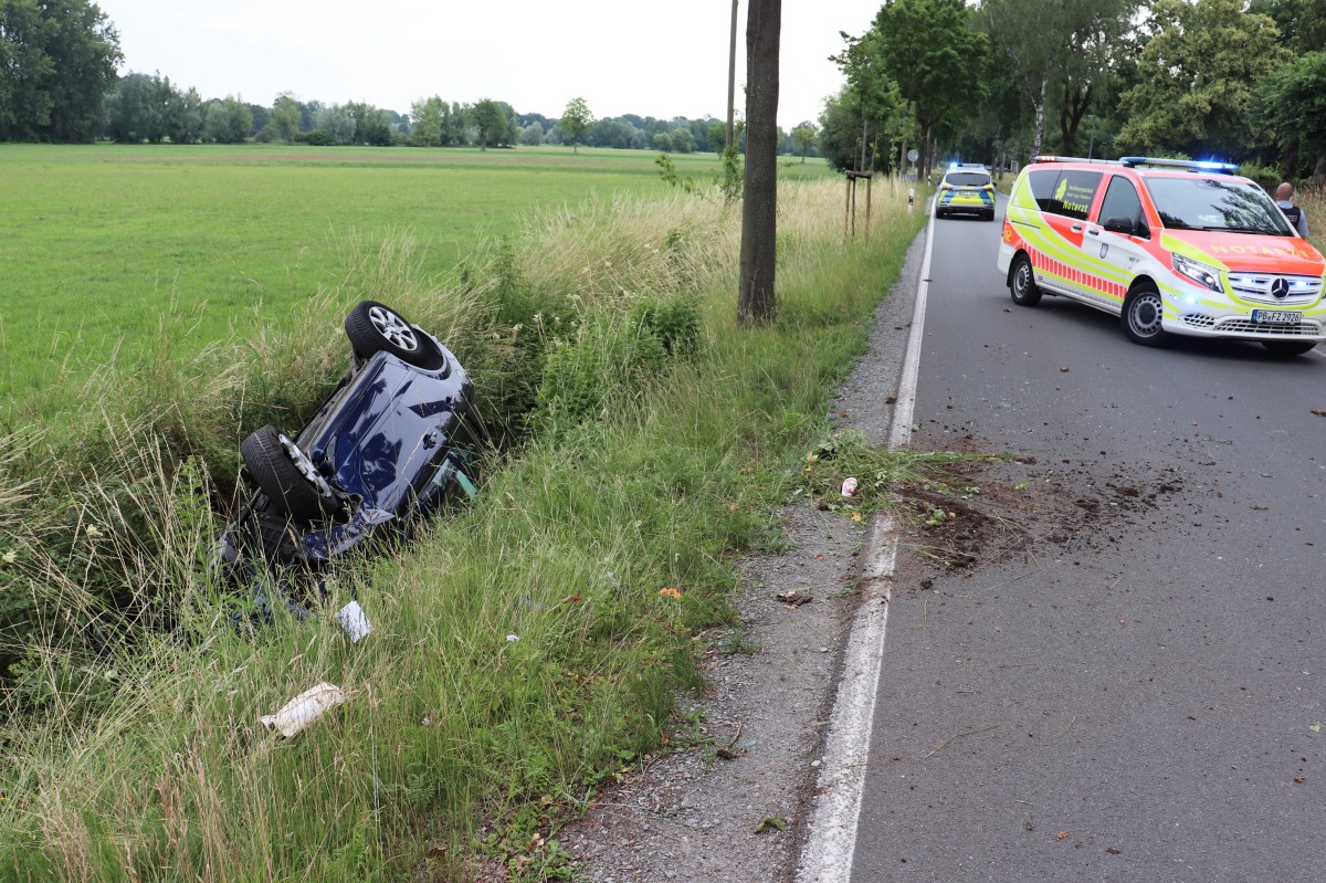 POL-PB: Autofahrerin nach Überschlag verletzt Salzkotten-Schwelle (ots)