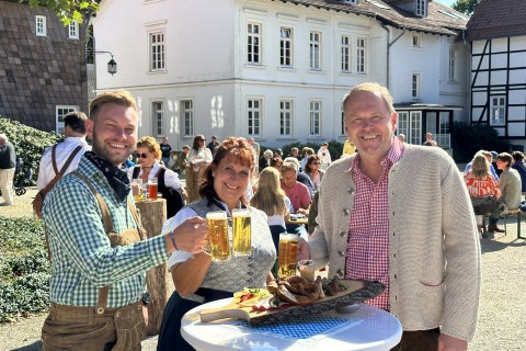 O'zapft is‘: Oktoberfest im Gräflichen Park Bad Driburg