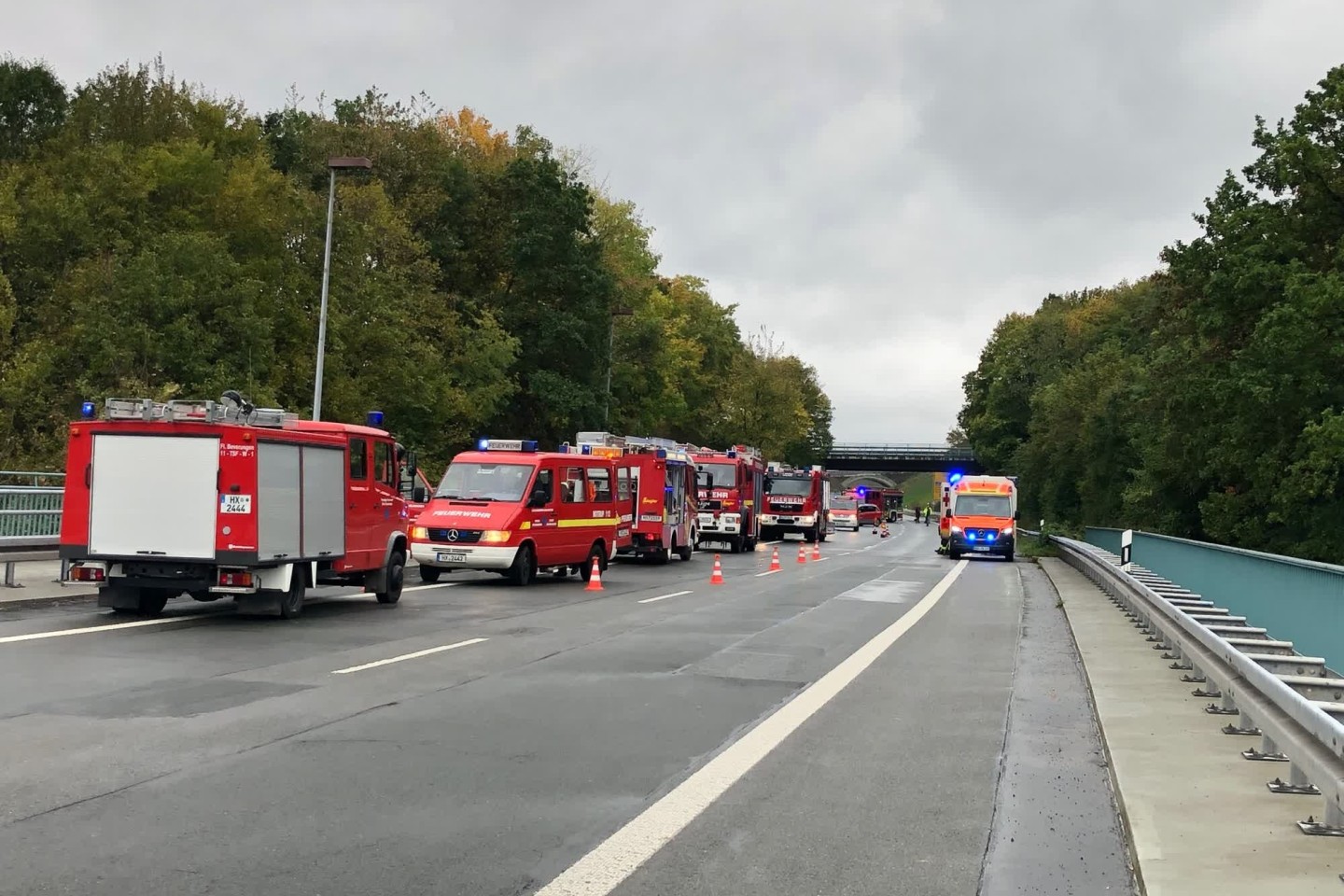 POL-HX: Geocacher von der Weserbrücke bei Beverungen-Herstelle abgerutscht Beverungen (ots)