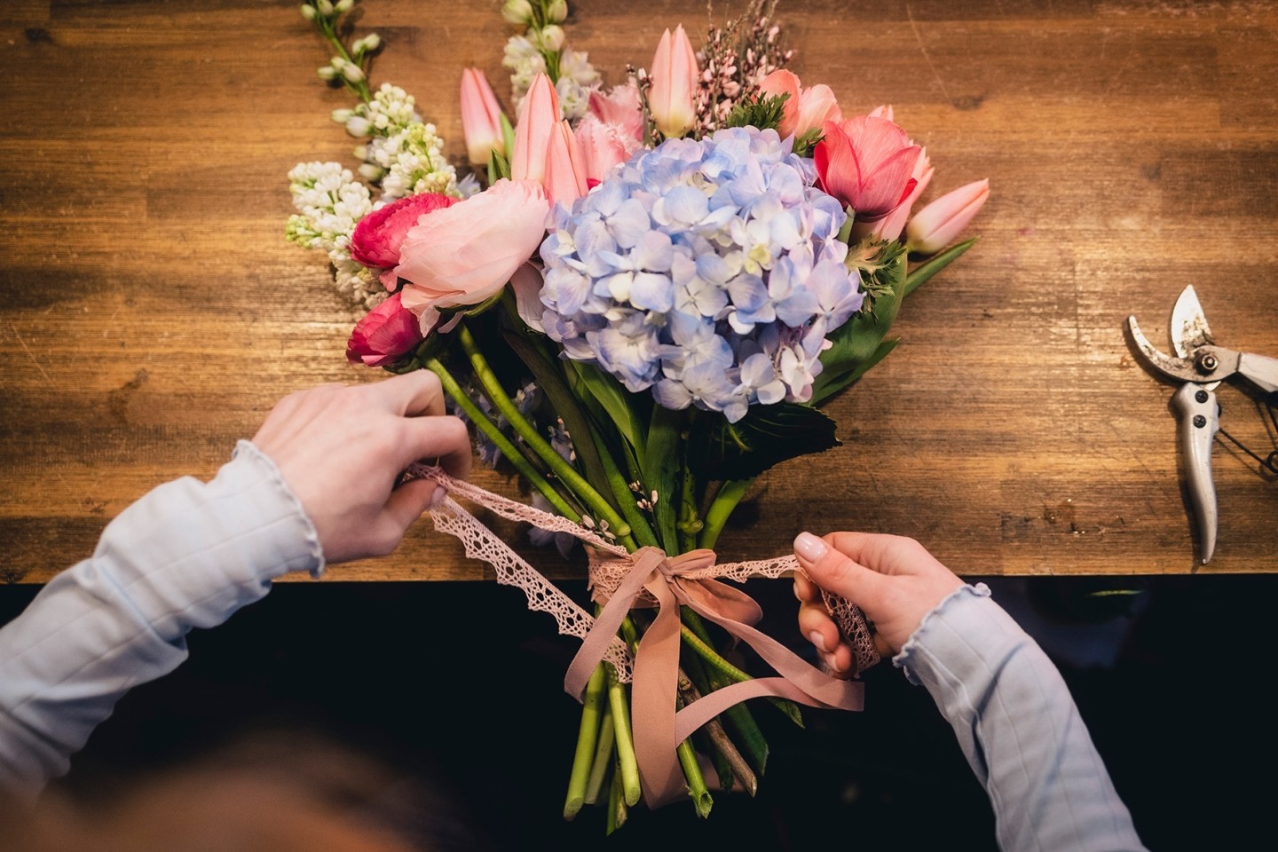  Blumengeschäfte im Kreis Höxter: Für den Kreativ- Job mit Rosen, Nelken, Lilien & Co. gibt es mehr Geld 