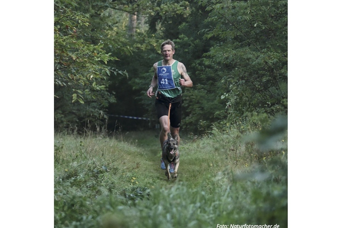 „Erfolgreiche Teilnahme von Christian Tewes aus Eissen und seiner Deutschen Schäferhündin Lilli an der DVG Bundessiegerprüfung im Turnierhundesport