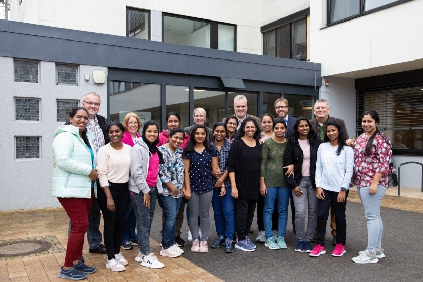 Ich habe noch nie so fleißige Menschen gesehen - Fachkräfte-Gewinnung in der Pflege