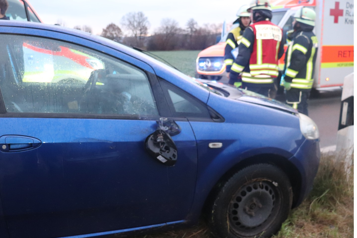 POL-HX: Unfall mit sechs Verletzten nach Überholmanöver Beverungen (ots)