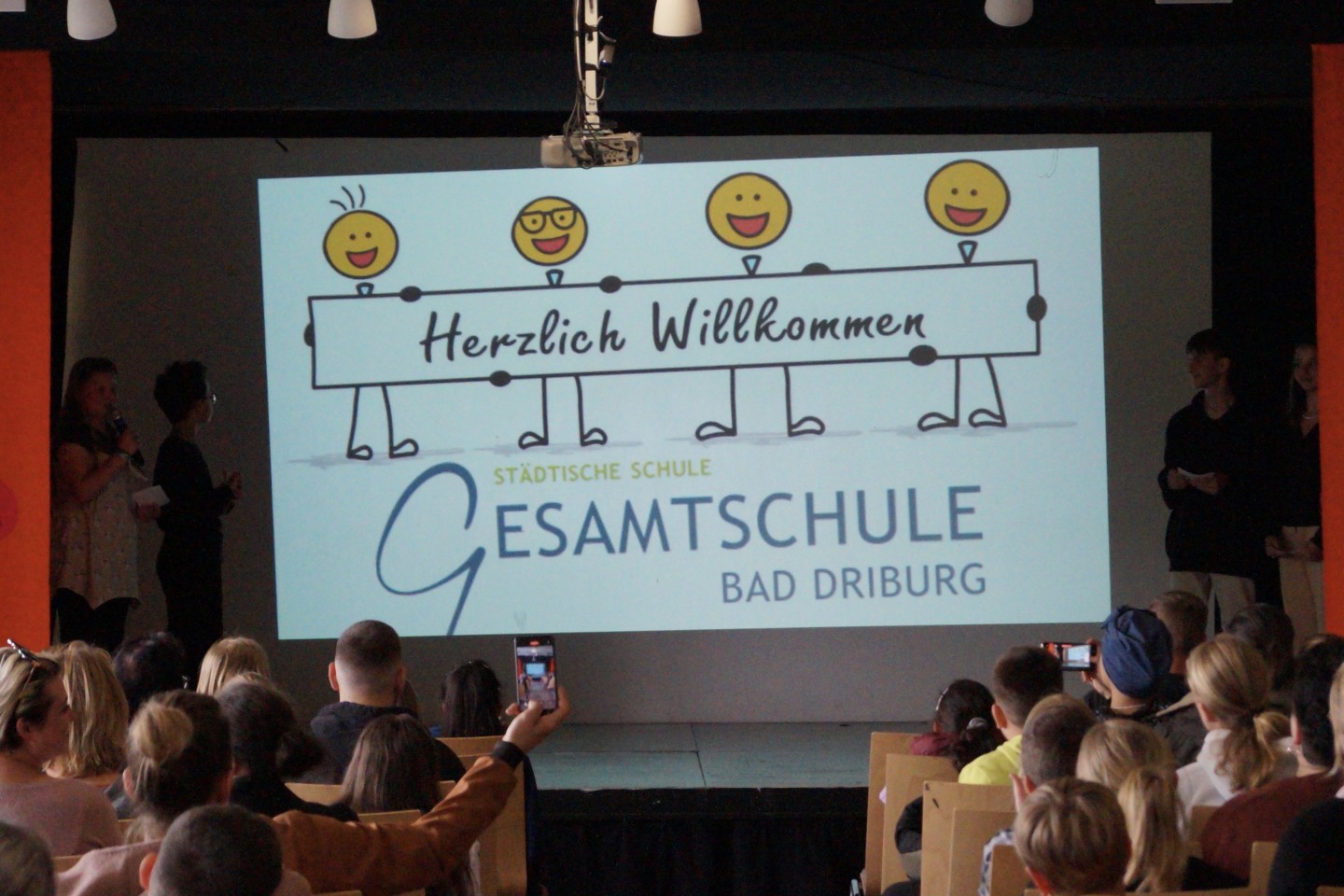 Die Reise beginnt:  Die Gesamtschule Bad Driburg begrüßt ihre neuen Fünftklässler