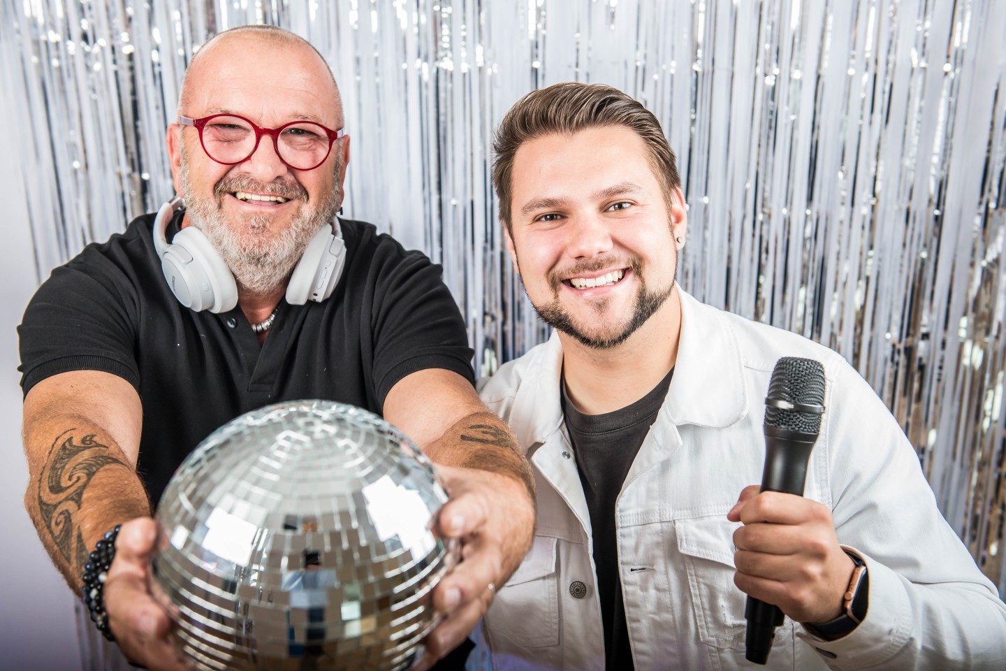 Foto v.l.: DJ Elmar Becker und Schlagerstar Florian Timm